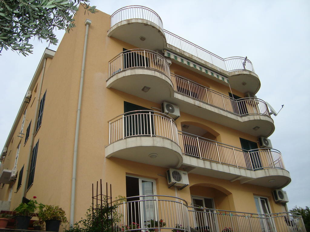 Apartments Milano Herceg Novi Rum bild